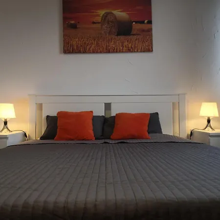 Piata Victoriei Апартаменти *